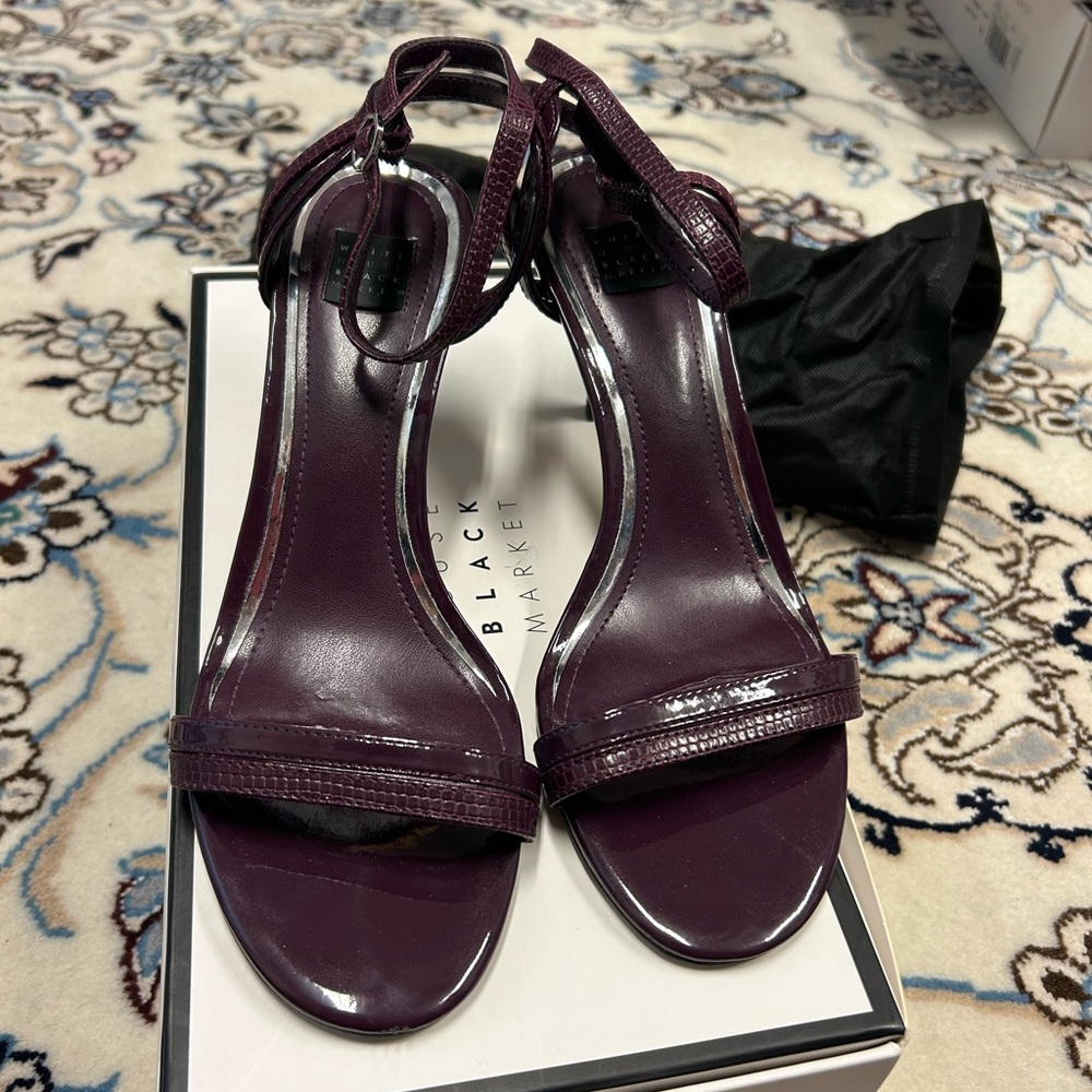 WHBM PLUM HEEL